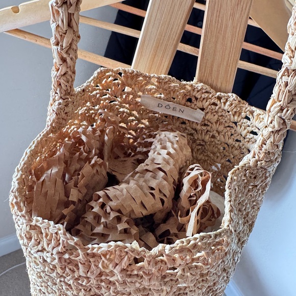 Doen Raffia Bucket Bag - Picture 2 of 4